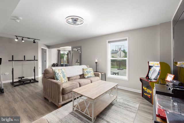 64 CHARTER GATE DR, Fredericksburg, VA 22406