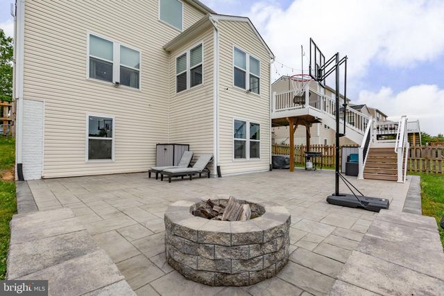 64 CHARTER GATE DR, Fredericksburg, VA 22406