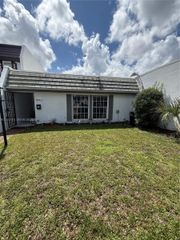7443 Twin Sabal Dr, Miami Lakes, FL 33014