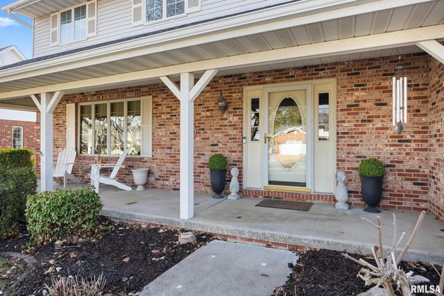 121 WOODCREST Avenue, Morton, IL 61550