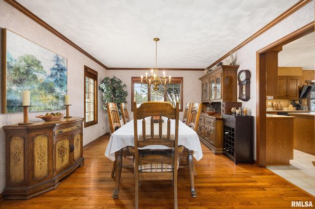 121 WOODCREST Avenue, Morton, IL 61550