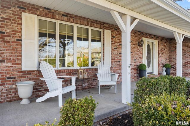 121 WOODCREST Avenue, Morton, IL 61550