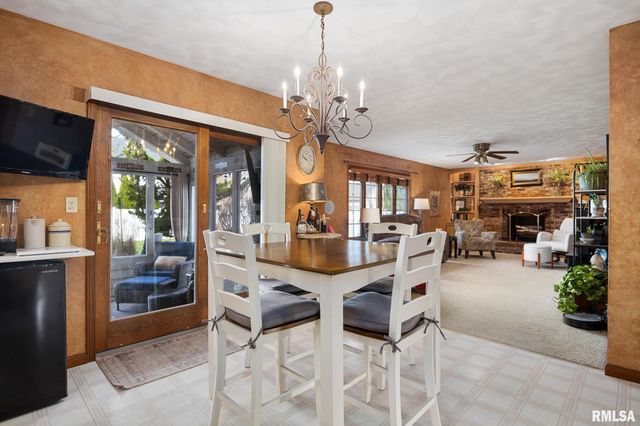 121 WOODCREST Avenue, Morton, IL 61550