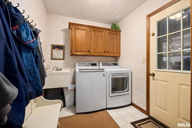 121 WOODCREST Avenue, Morton, IL 61550