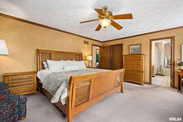 121 WOODCREST Avenue, Morton, IL 61550