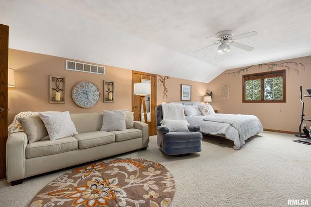 121 WOODCREST Avenue, Morton, IL 61550