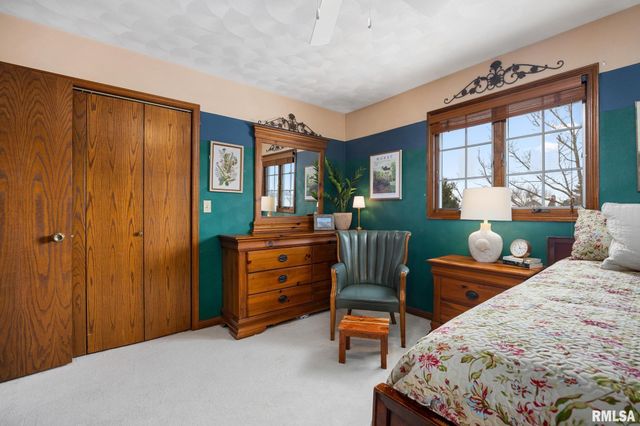 121 WOODCREST Avenue, Morton, IL 61550