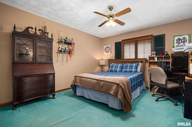 121 WOODCREST Avenue, Morton, IL 61550