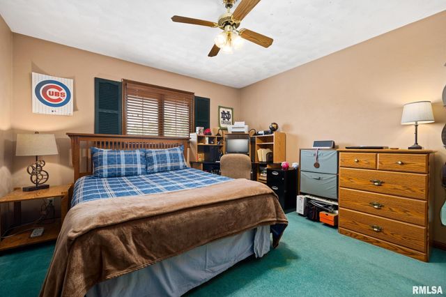 121 WOODCREST Avenue, Morton, IL 61550