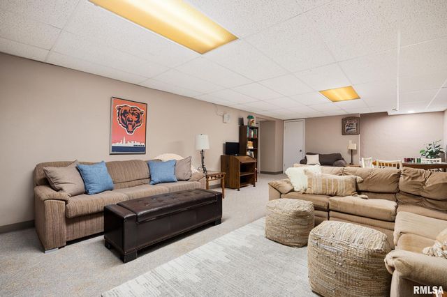 121 WOODCREST Avenue, Morton, IL 61550