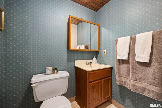 121 WOODCREST Avenue, Morton, IL 61550