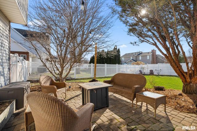 121 WOODCREST Avenue, Morton, IL 61550