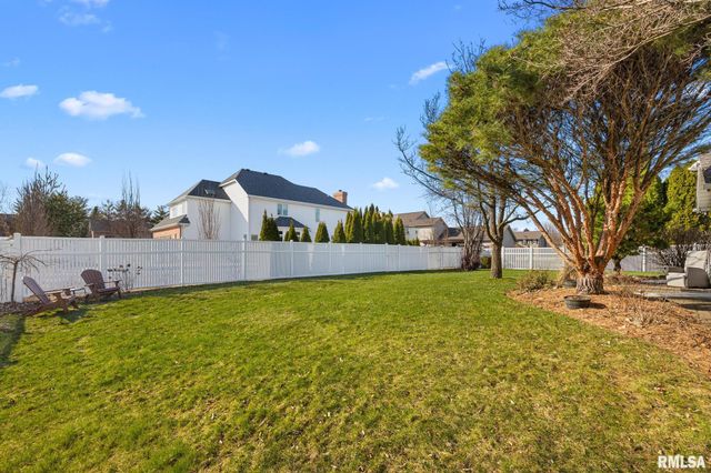 121 WOODCREST Avenue, Morton, IL 61550