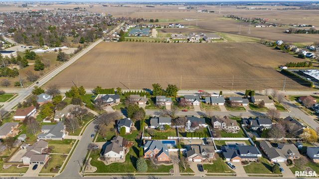 121 WOODCREST Avenue, Morton, IL 61550