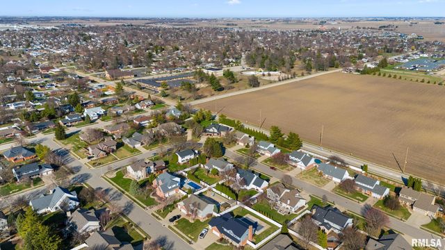 121 WOODCREST Avenue, Morton, IL 61550