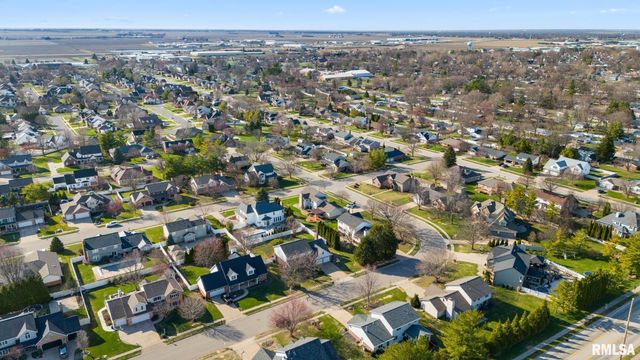 121 WOODCREST Avenue, Morton, IL 61550