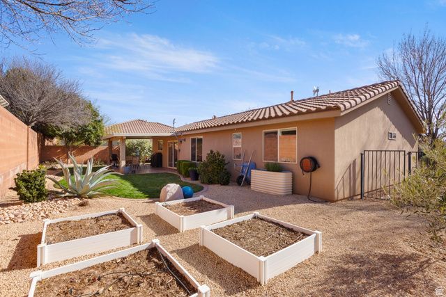 933 N OCOTILLO DR, Washington, UT 84780