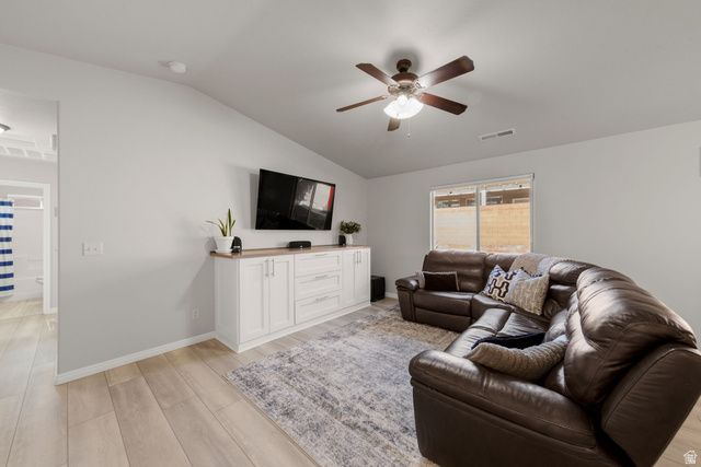 933 N OCOTILLO DR, Washington, UT 84780