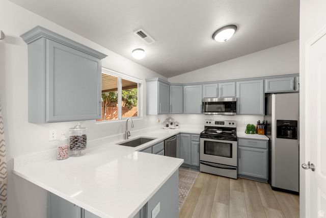 933 N OCOTILLO DR, Washington, UT 84780