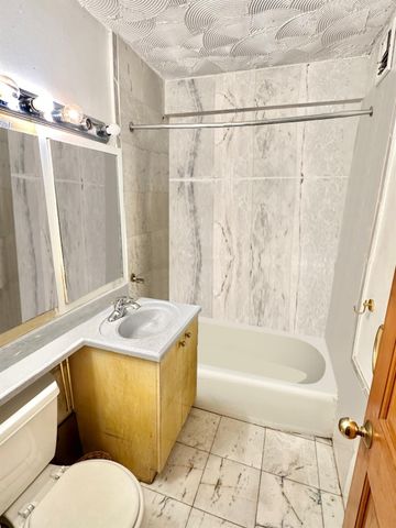 61-20 Grand Central Parkway C102, Forest Hills, NY 11375