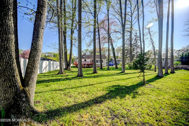 4 Fletcher Drive, Morganville, NJ 07751