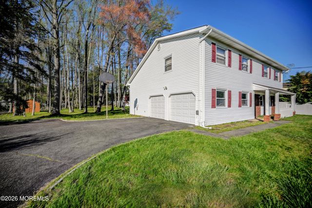 4 Fletcher Drive, Morganville, NJ 07751