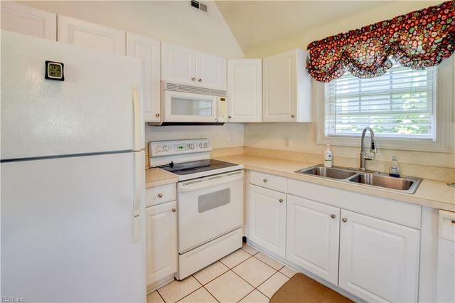2005 Lockard AVE, Chesapeake, VA 23320