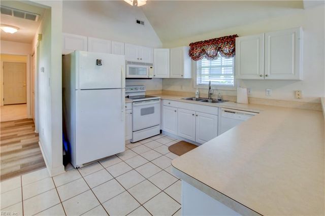 2005 Lockard AVE, Chesapeake, VA 23320
