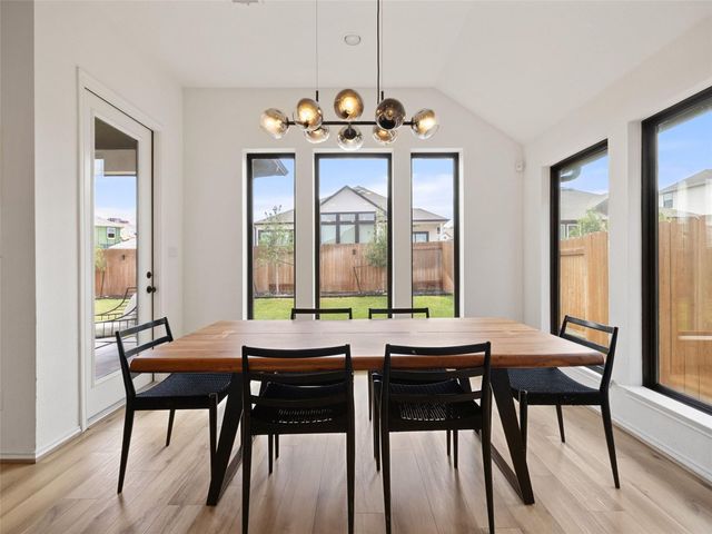 6825 Empresa DR, Austin, TX 78738