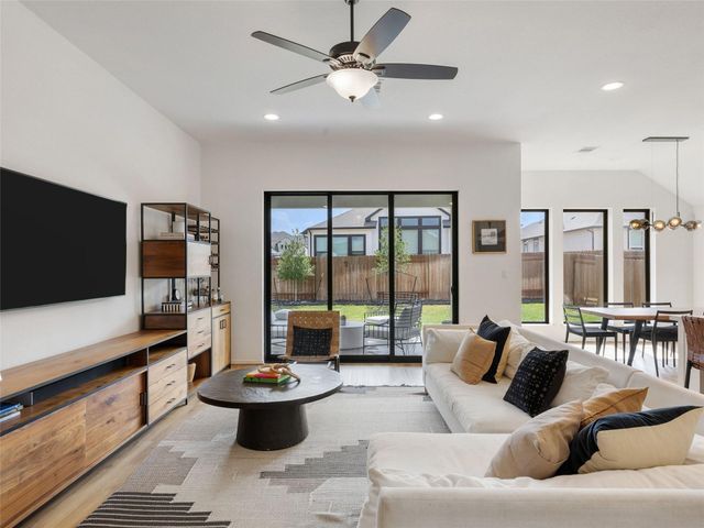 6825 Empresa DR, Austin, TX 78738