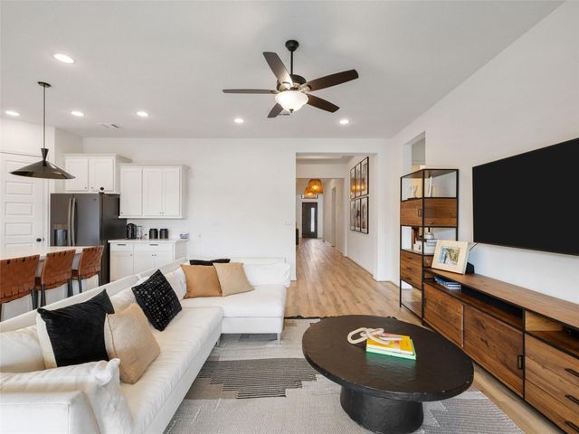 6825 Empresa DR, Austin, TX 78738