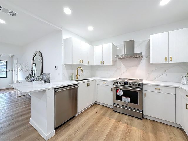 3521 SW 58th Ct, Miami, FL 33155