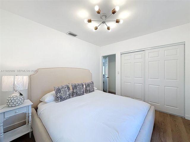 3521 SW 58th Ct, Miami, FL 33155