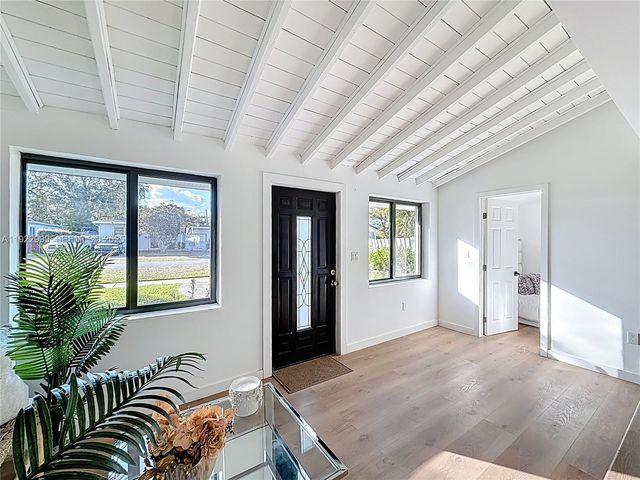 3521 SW 58th Ct, Miami, FL 33155