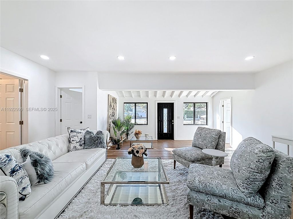 3521 SW 58th Ct, Miami, FL 33155