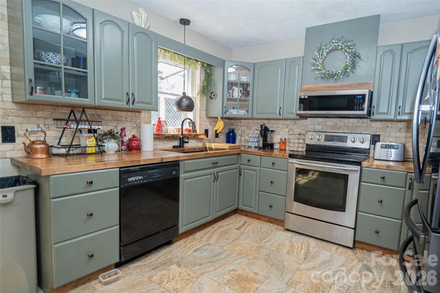 100 Woodlea Drive, Morganton, NC 28655