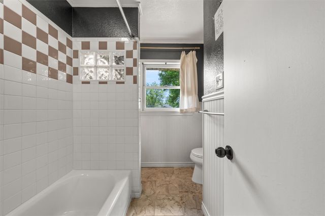 3223 Live Oak Avenue, Waco, TX 76708