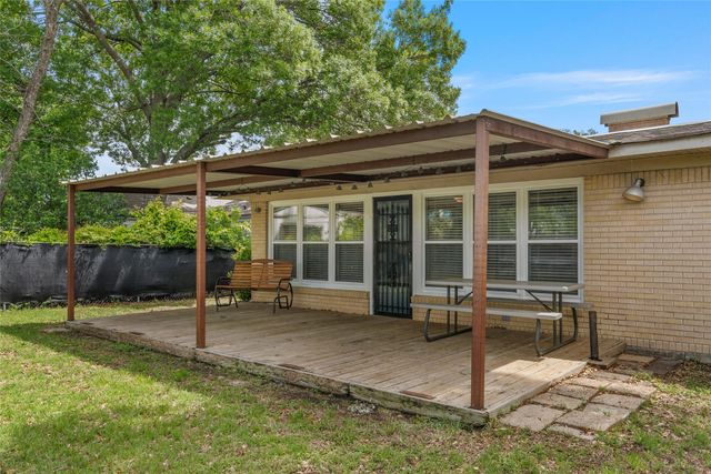 3223 Live Oak Avenue, Waco, TX 76708