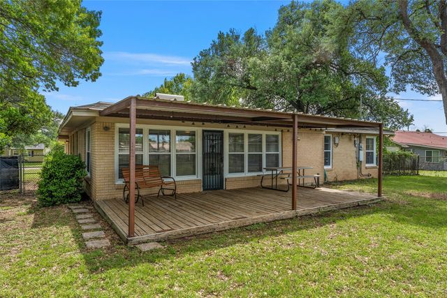 3223 Live Oak Avenue, Waco, TX 76708