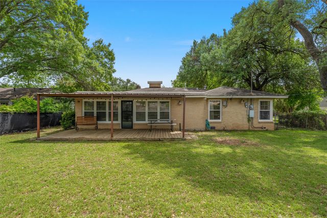3223 Live Oak Avenue, Waco, TX 76708