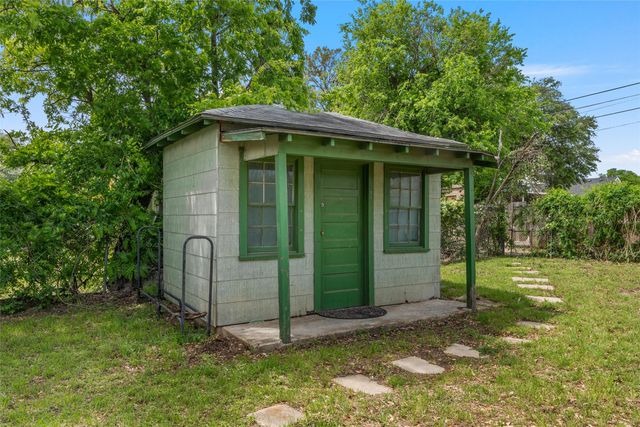 3223 Live Oak Avenue, Waco, TX 76708
