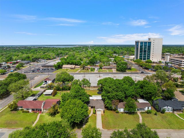 3223 Live Oak Avenue, Waco, TX 76708