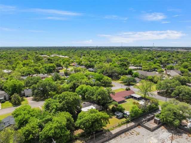 3223 Live Oak Avenue, Waco, TX 76708
