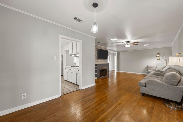 3223 Live Oak Avenue, Waco, TX 76708