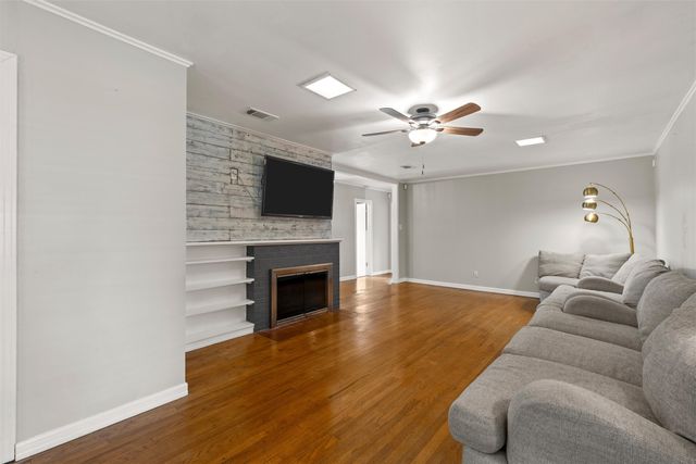 3223 Live Oak Avenue, Waco, TX 76708
