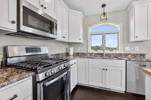 1565 Brandt Drive NE, Byron, MN 55920