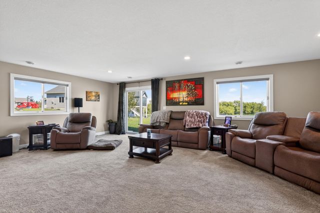 1565 Brandt Drive NE, Byron, MN 55920