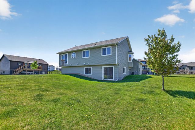 1565 Brandt Drive NE, Byron, MN 55920