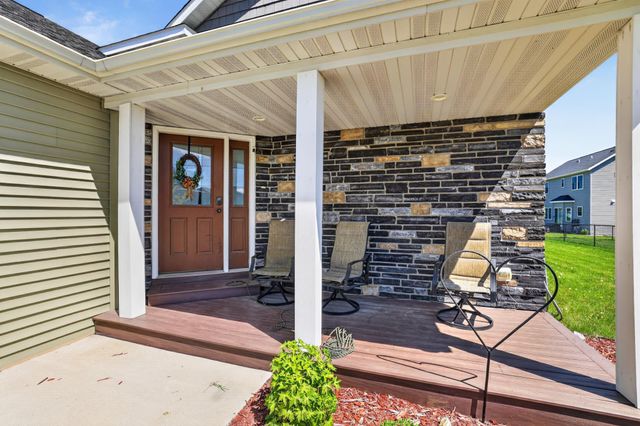 1565 Brandt Drive NE, Byron, MN 55920