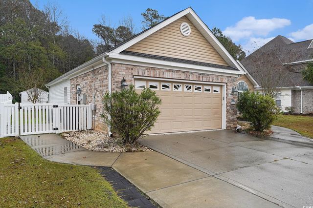 110 Ashworth Dr., Little River, SC 29566